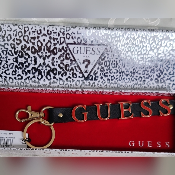 💥 Guess bag charm 💥 - Picture 3 of 13